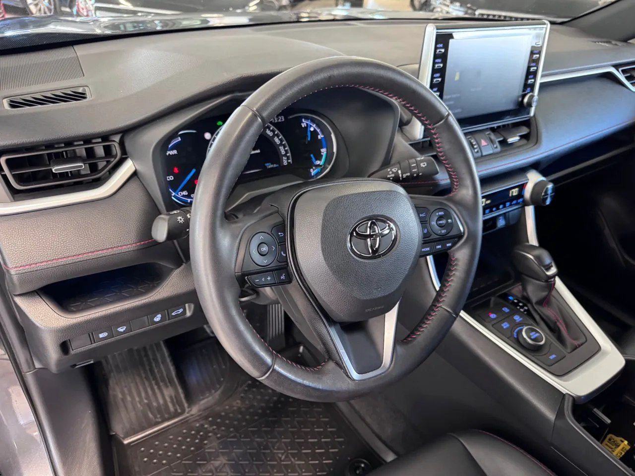Vehicle image 14