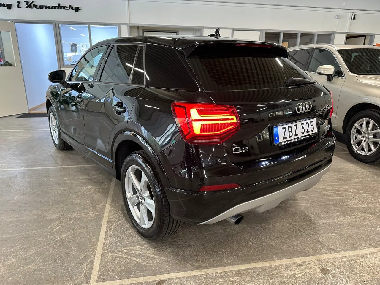 Vehicle image 3