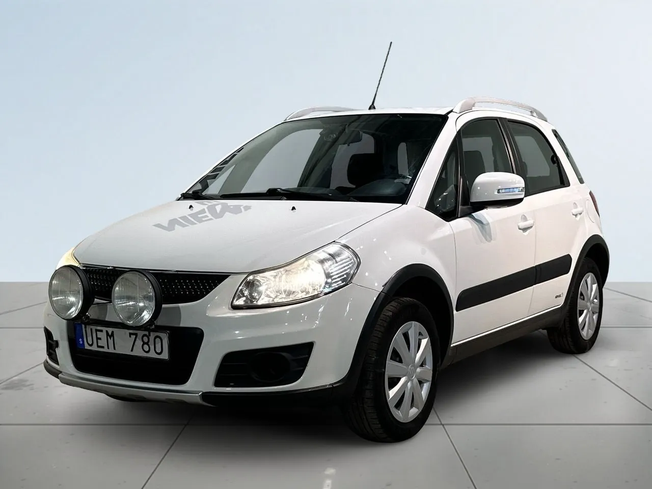 Vehicle image 15