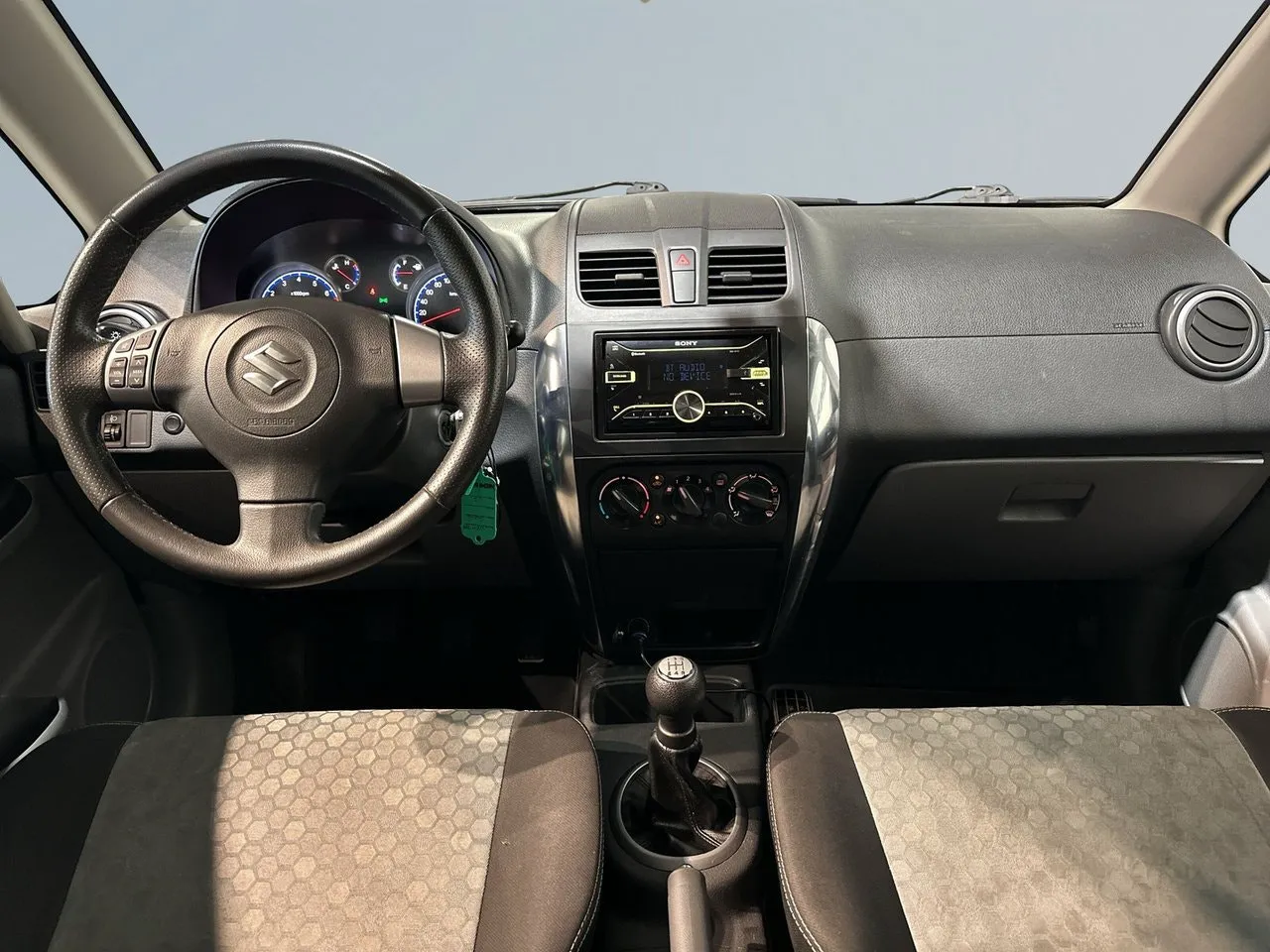 Vehicle image 7