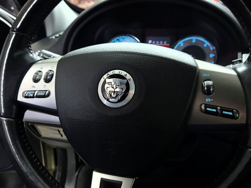 Jaguar XF bild 20