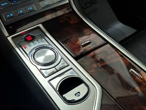 Jaguar XF bild 24