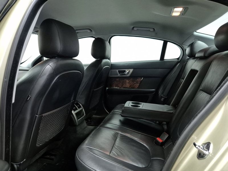 Jaguar XF bild 28