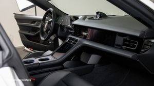 Porsche Taycan bild 24