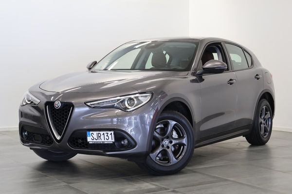 Alfa Romeo Stelvio 2.2 JTD 16V Q4 Kamera CarPlay Minne NYSERVAD Välskött - 2017