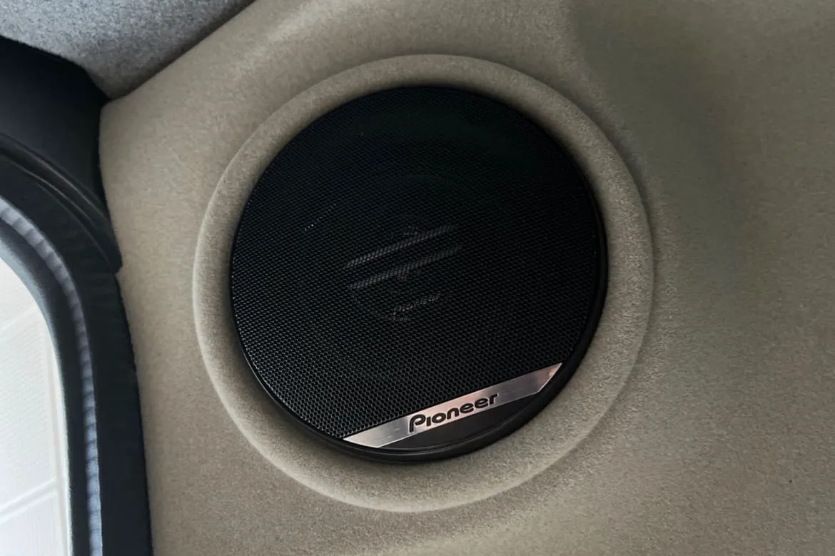 Vehicle image 18