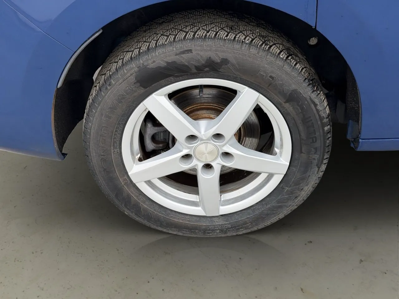 Vehicle image 25