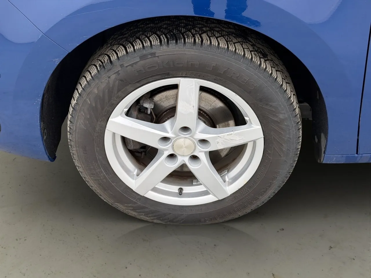 Vehicle image 23