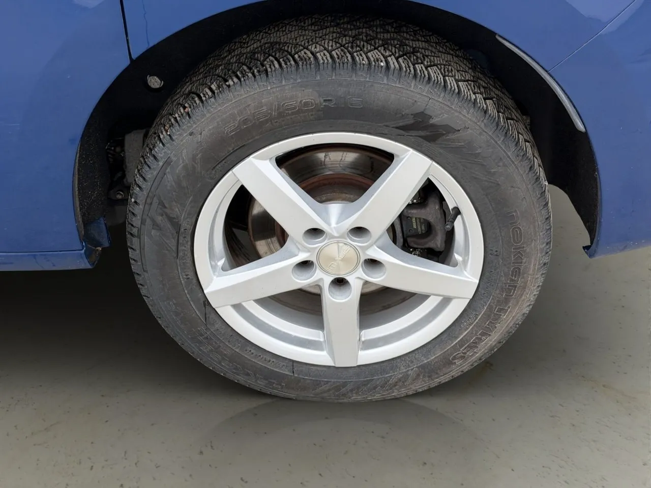 Vehicle image 24