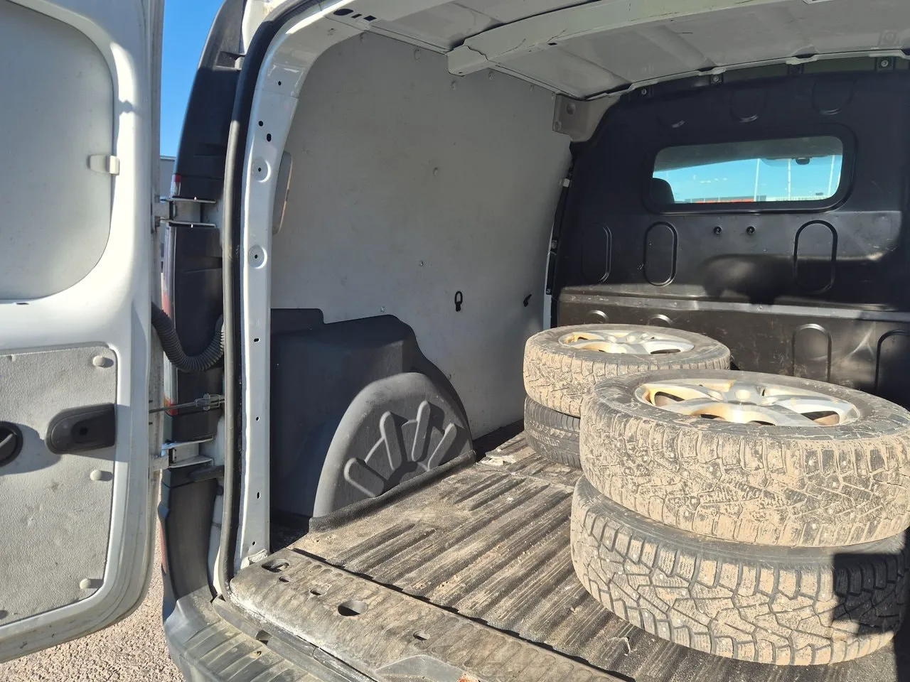 Vehicle image 11