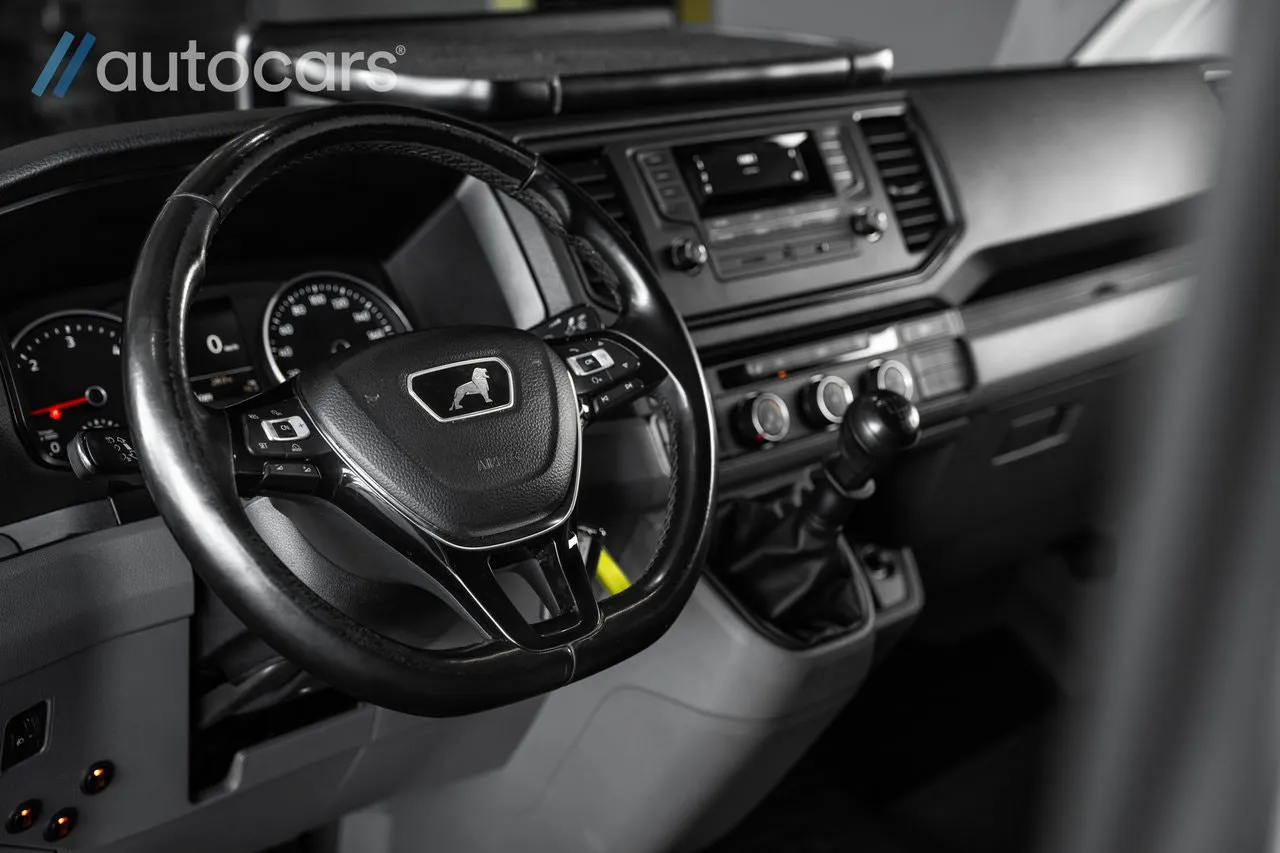 Vehicle image 21