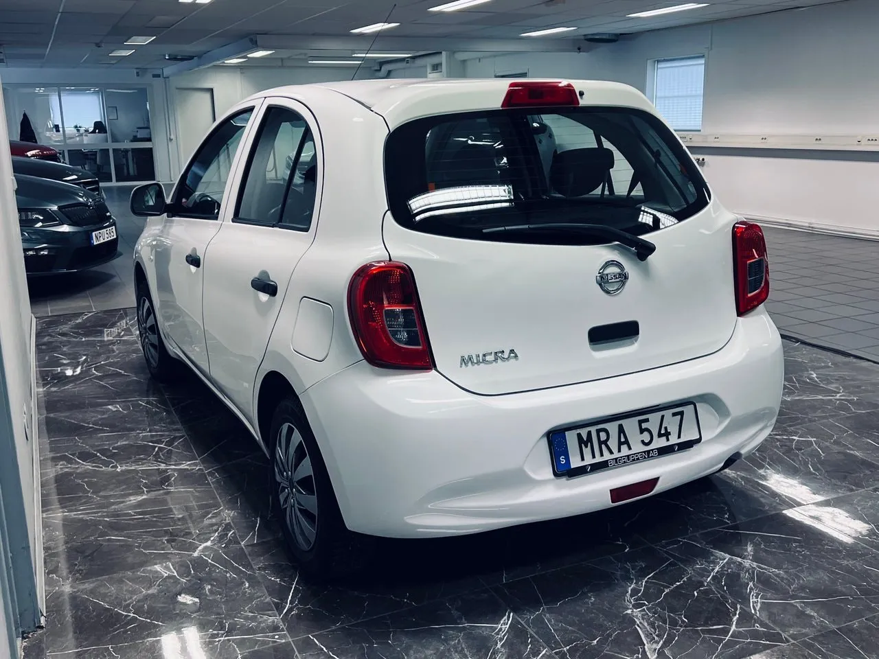 Vehicle image 6