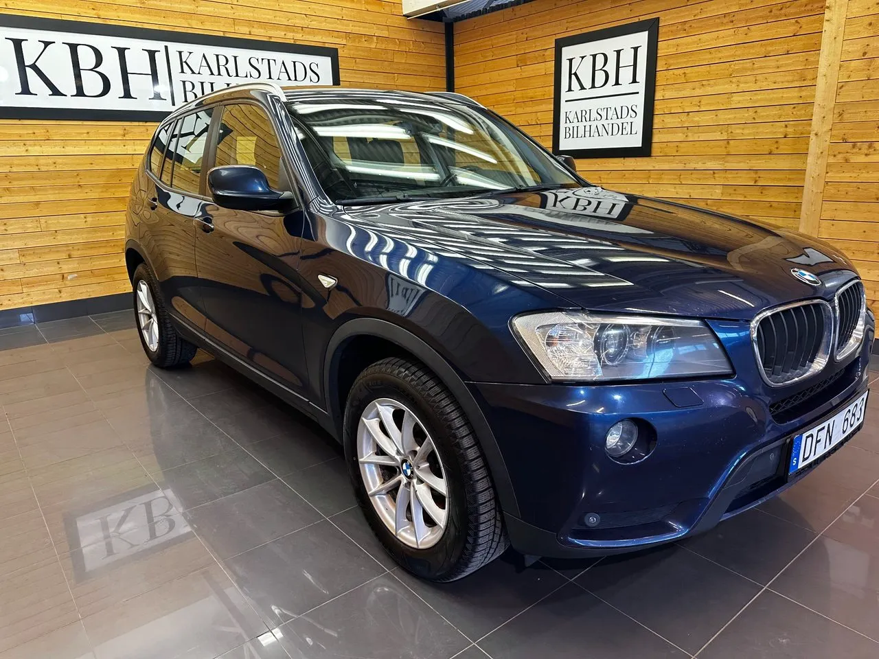 Vehicle image 7