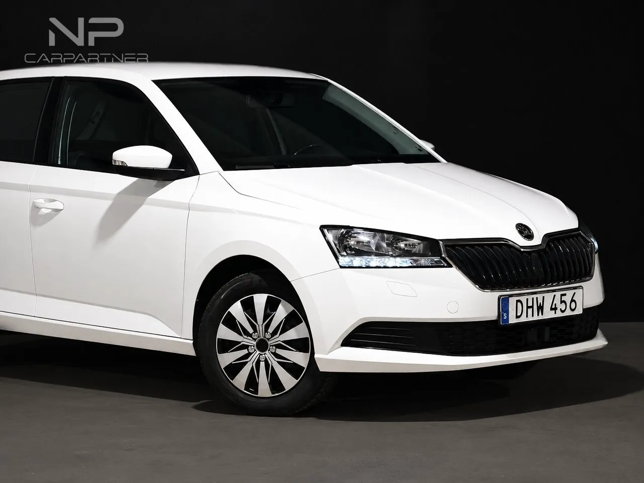 Vehicle image 4