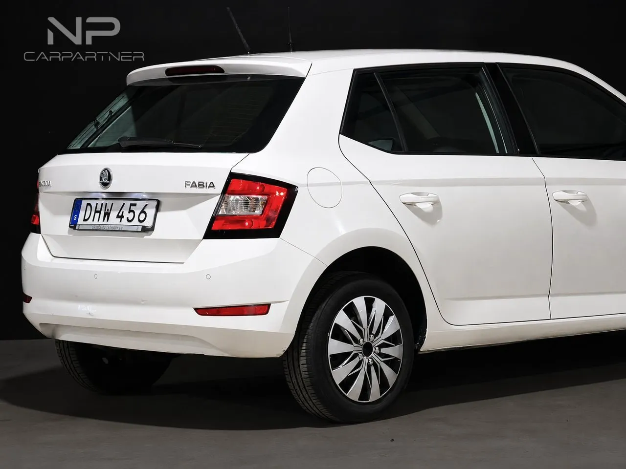 Vehicle image 7