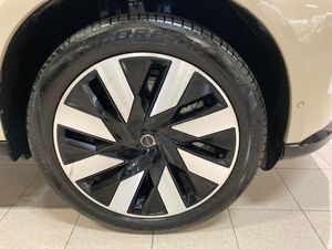 Volvo EX90 bild 8