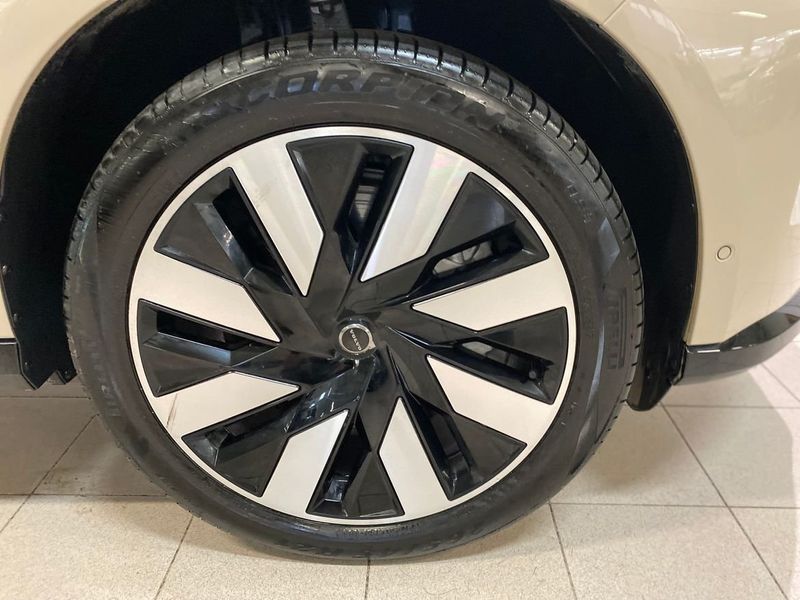 Volvo EX90 bild 8