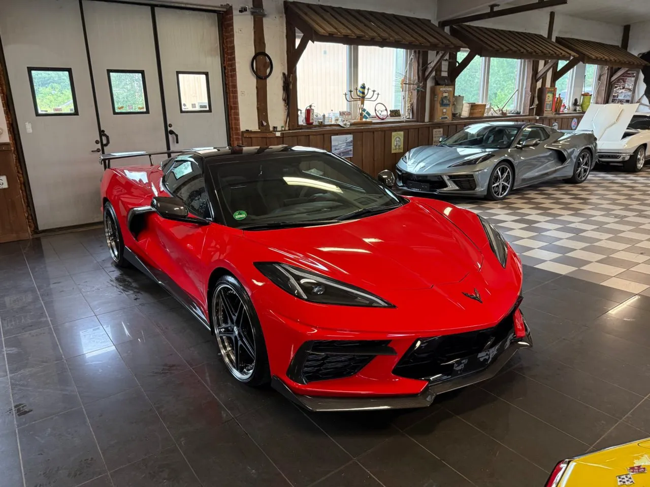 Vehicle image 10
