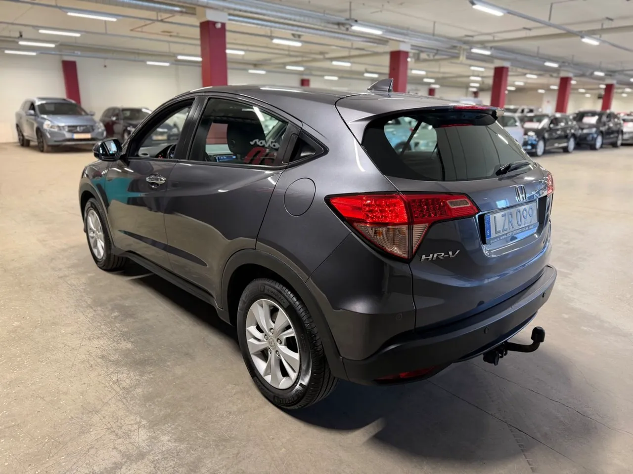 Vehicle image 4