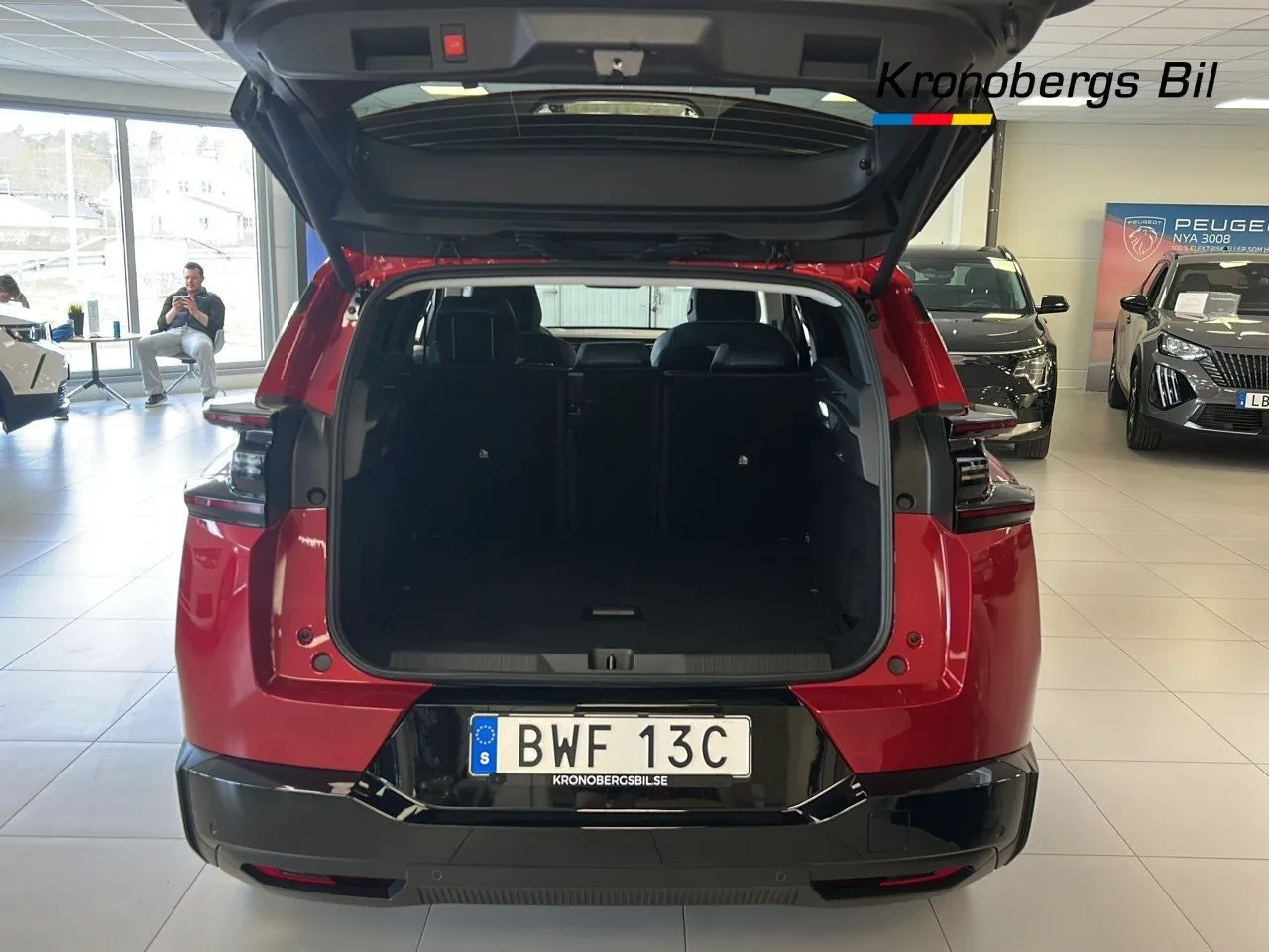 Vehicle image 13