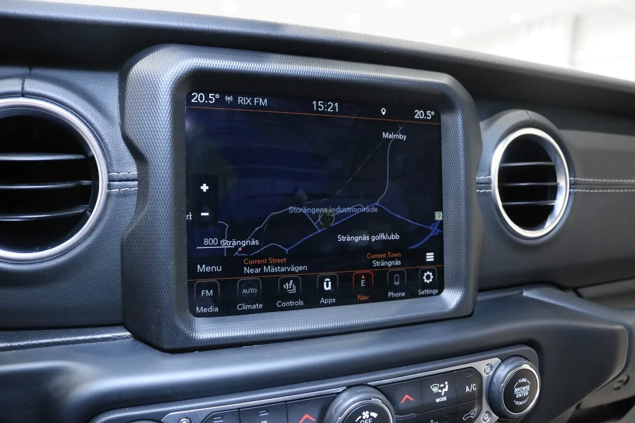 Vehicle image 21