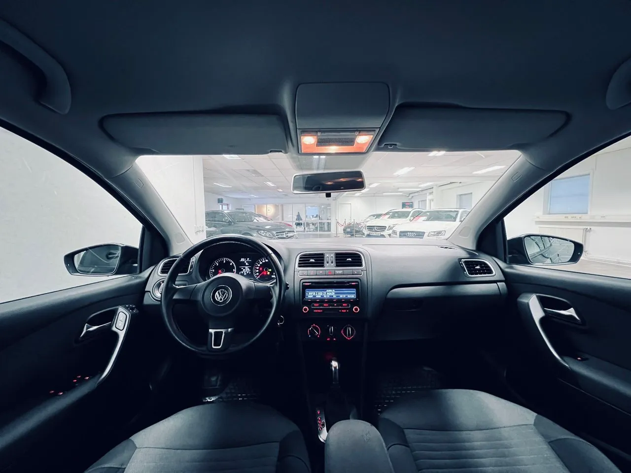 Vehicle image 9