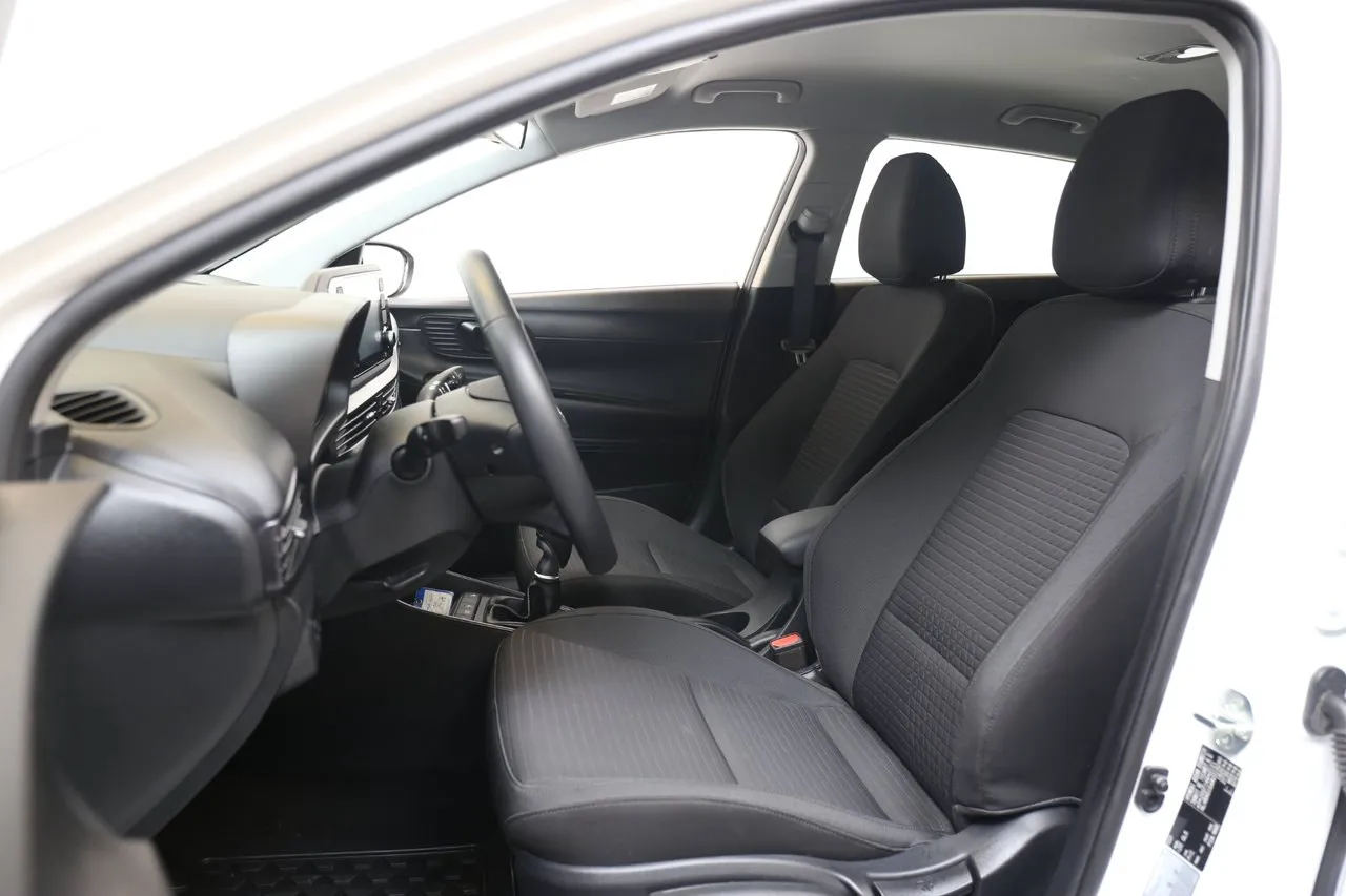 Vehicle image 18