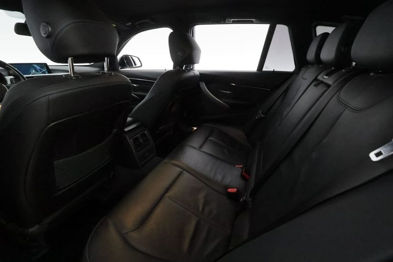 BMW 320 bild 18