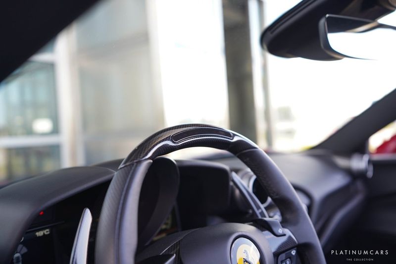 Ferrari F8 bild 15