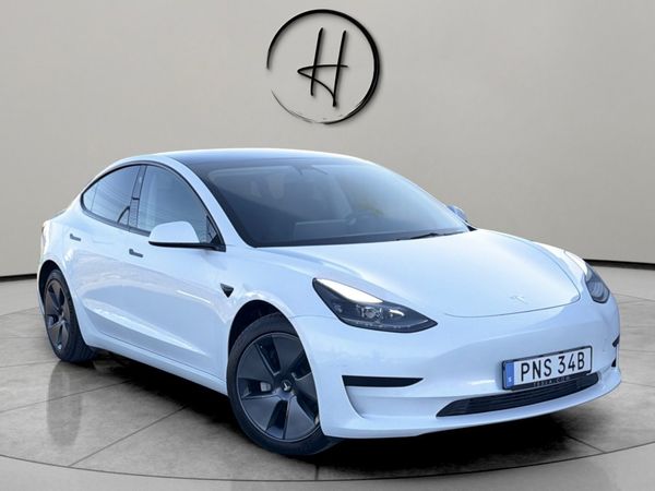 Tesla Model 3 1-Ägare Panoramatak * Leasing * Värmepump * Facelift - 2021