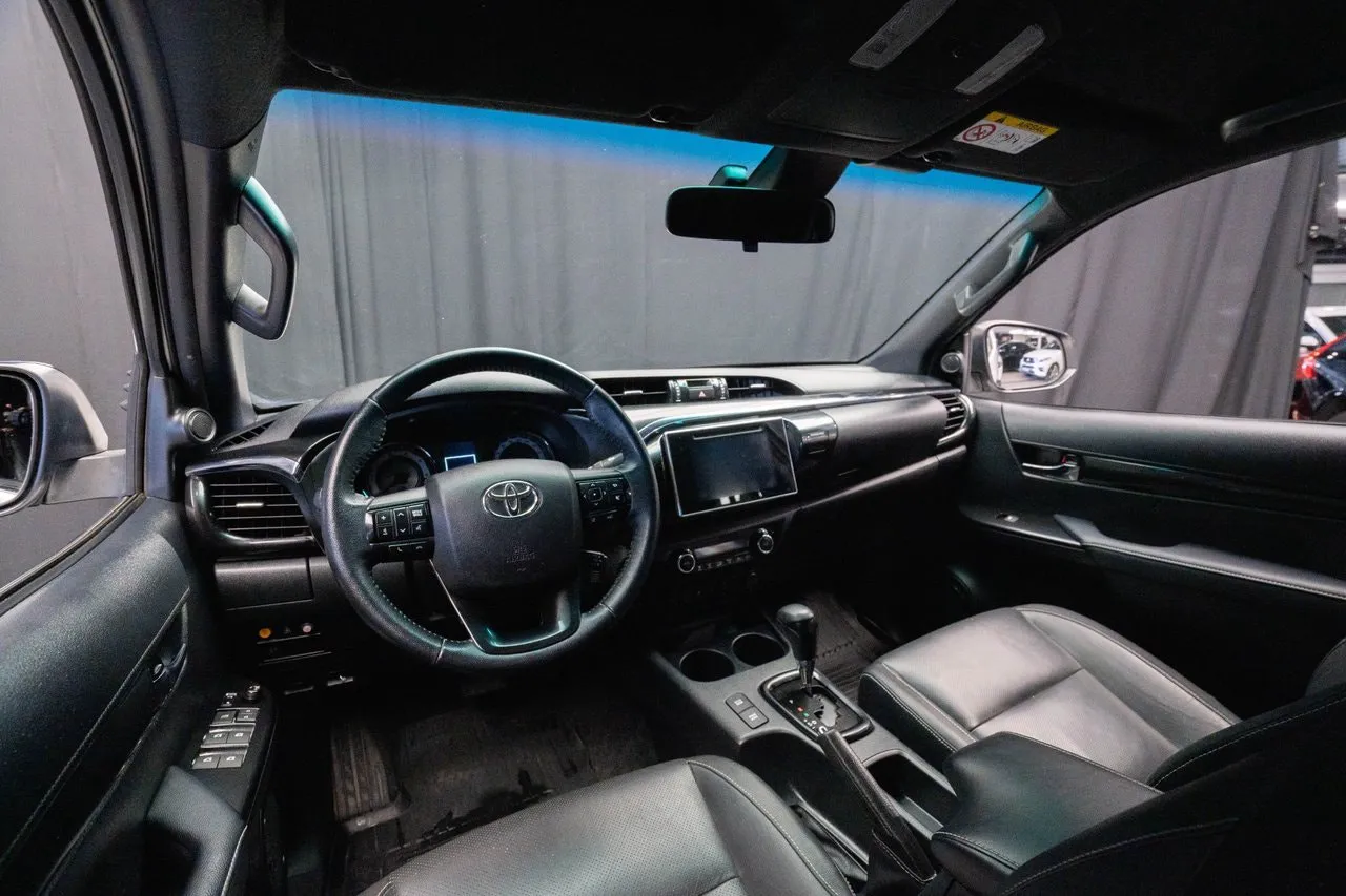 Vehicle image 15