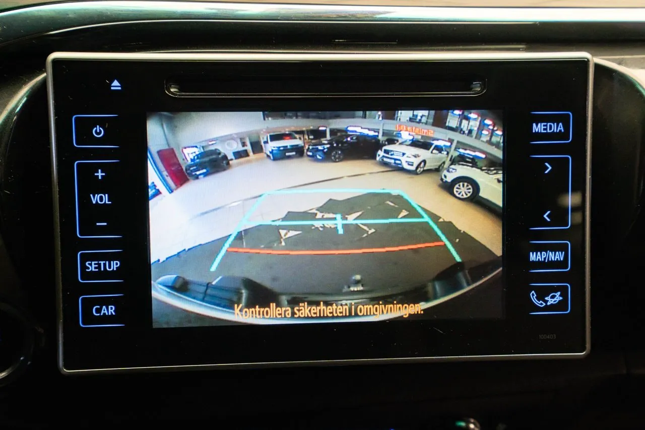 Vehicle image 18