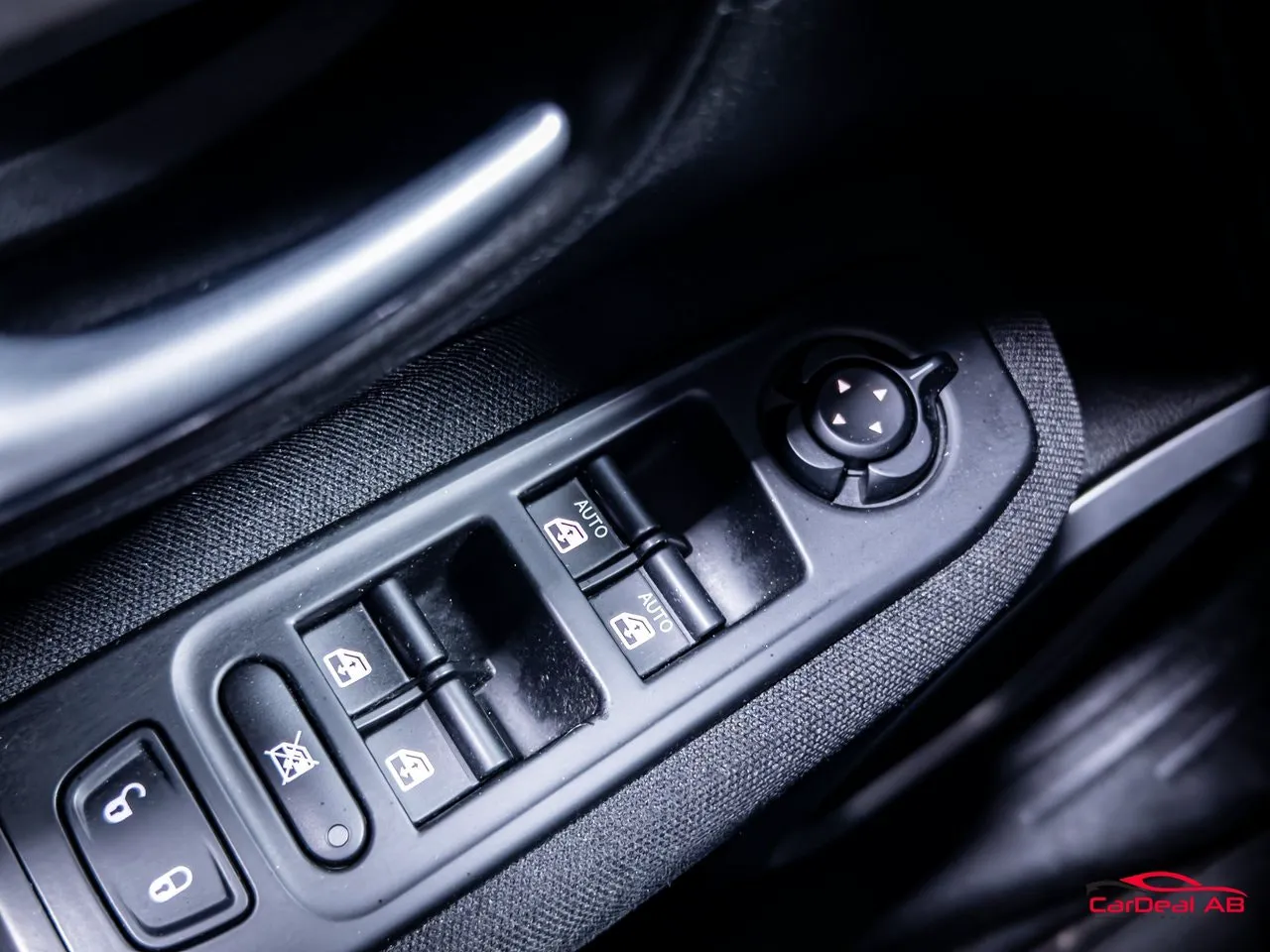 Vehicle image 25