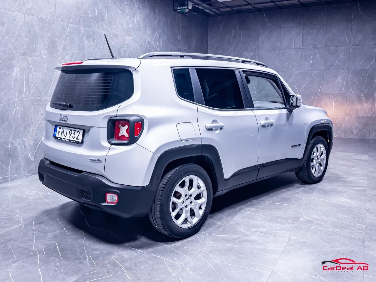 Vehicle image 6