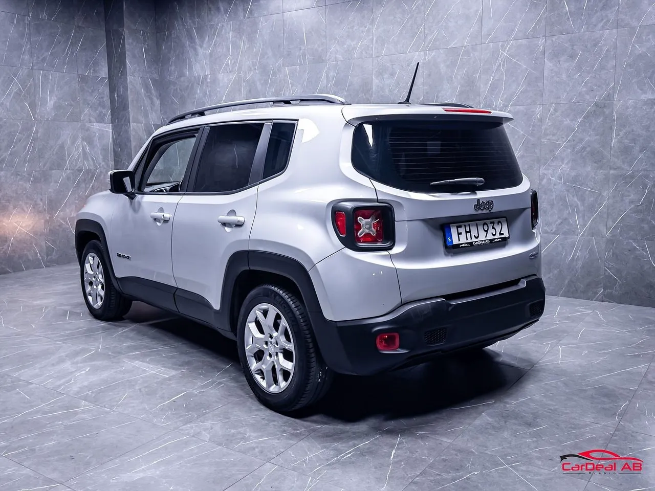 Vehicle image 4
