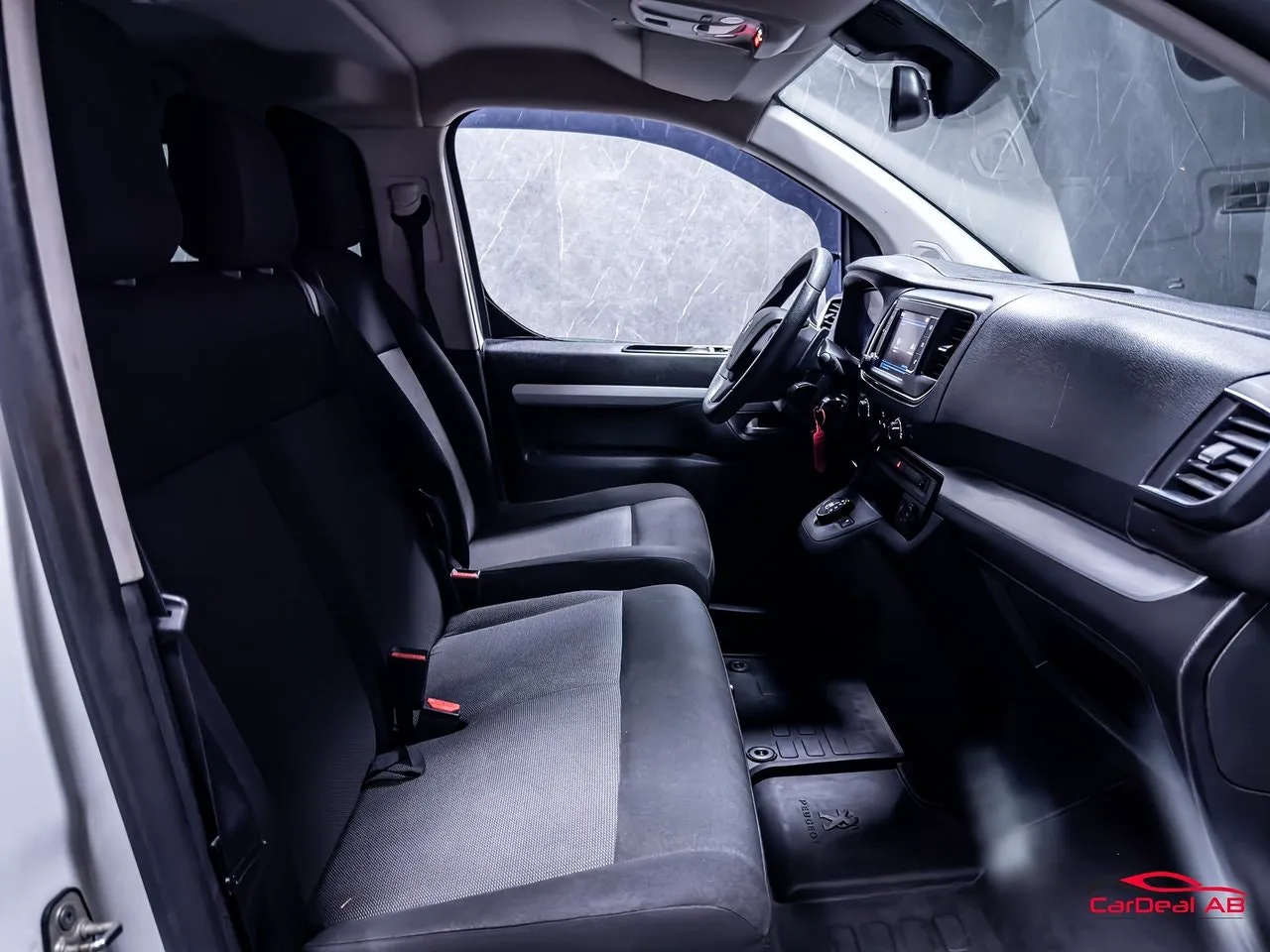Vehicle image 14