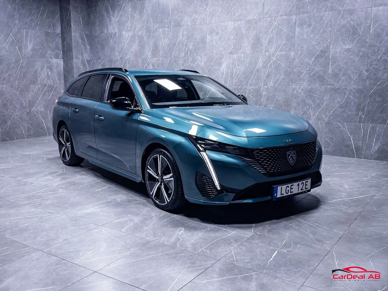 Vehicle image 8