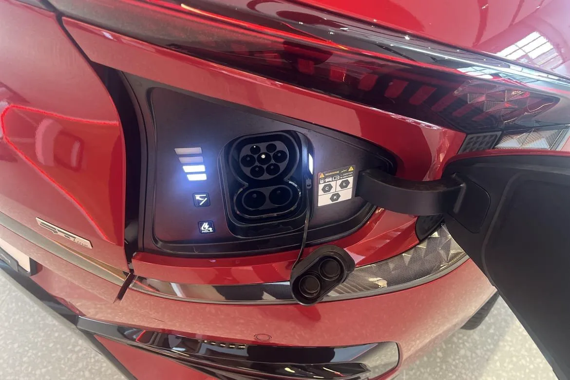 Vehicle image 6