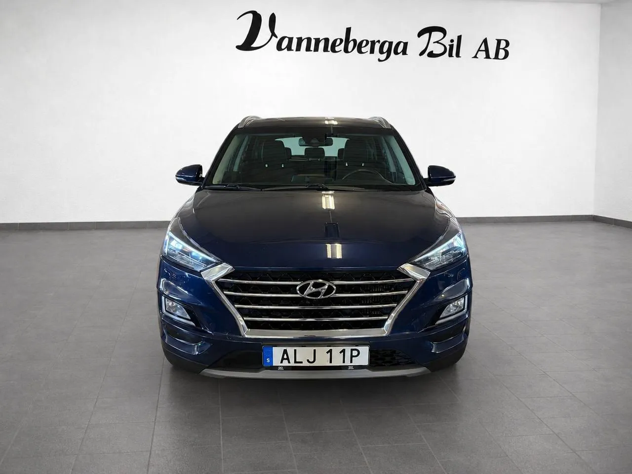 Vehicle image 1