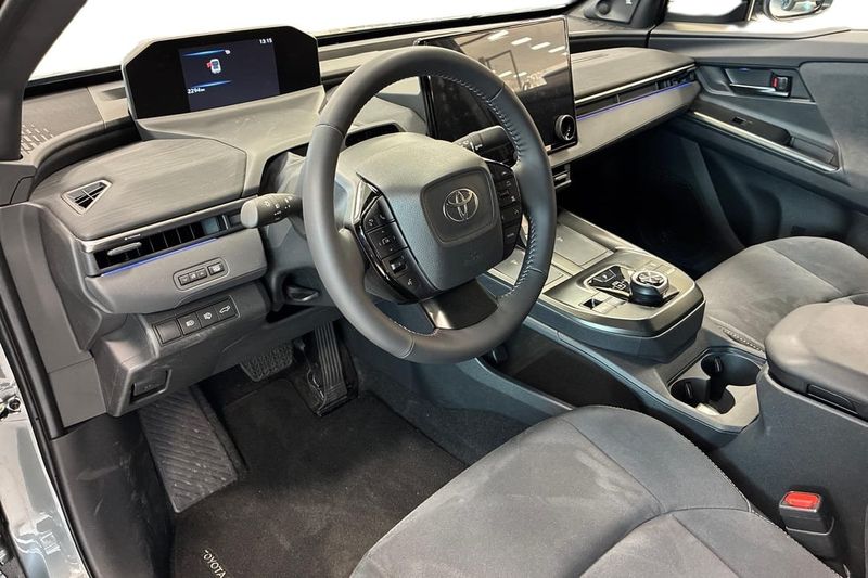 Toyota C-HR+ bild 12