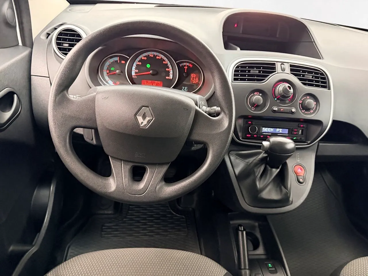 Vehicle image 16