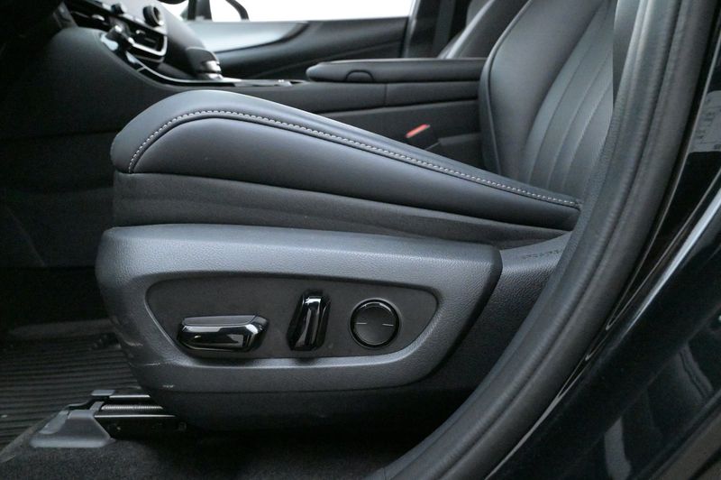 Lexus NX bild 13