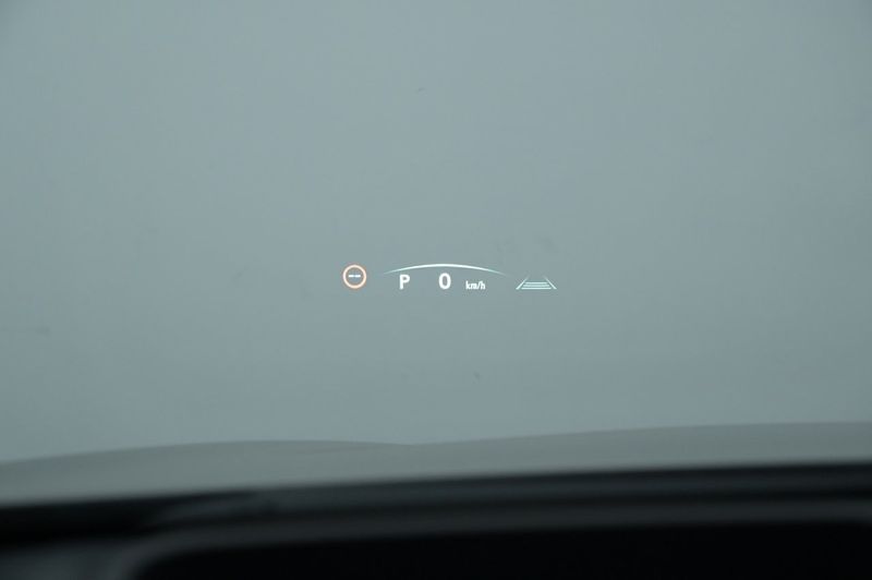Lexus NX bild 8