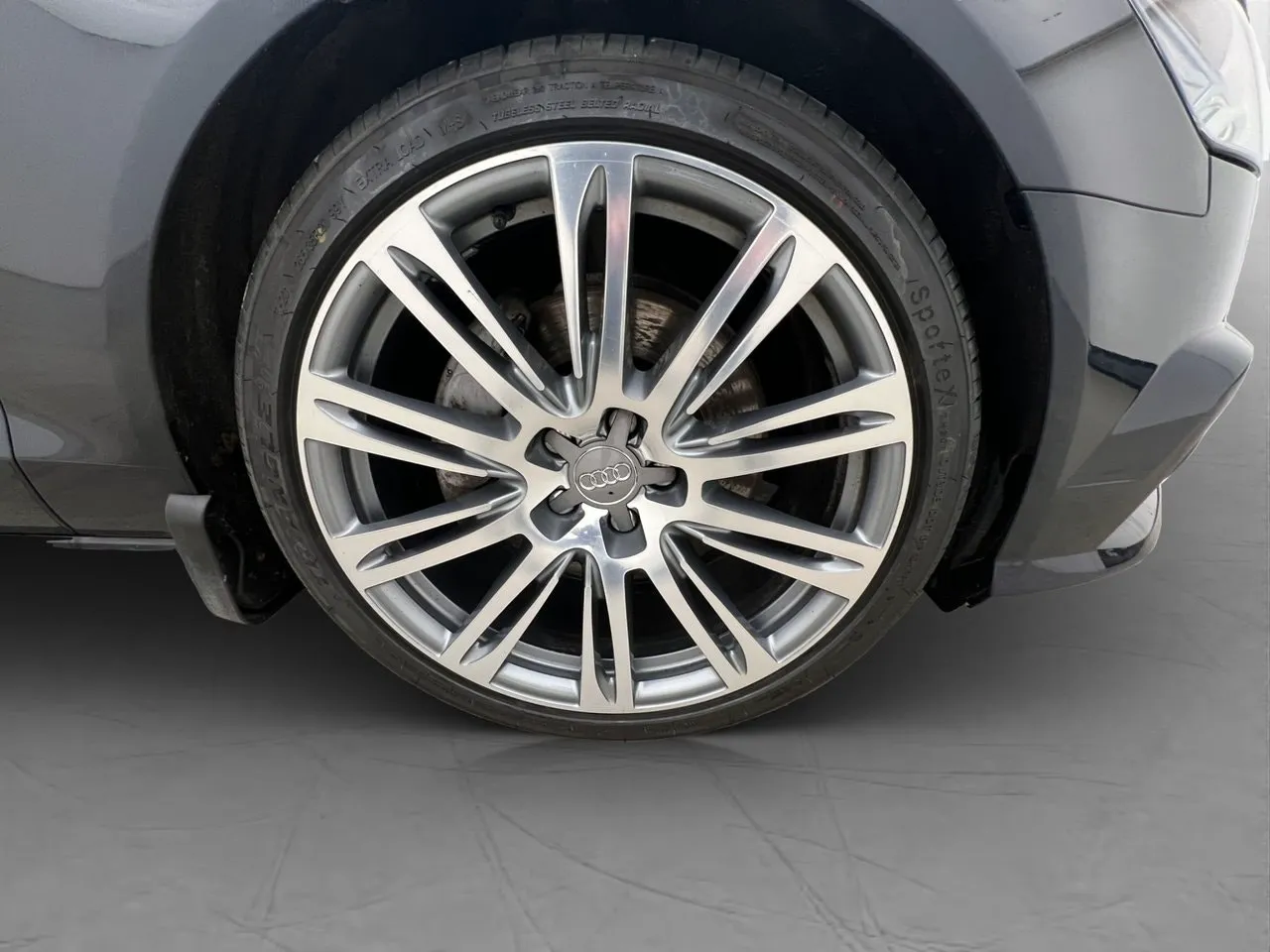 Vehicle image 33