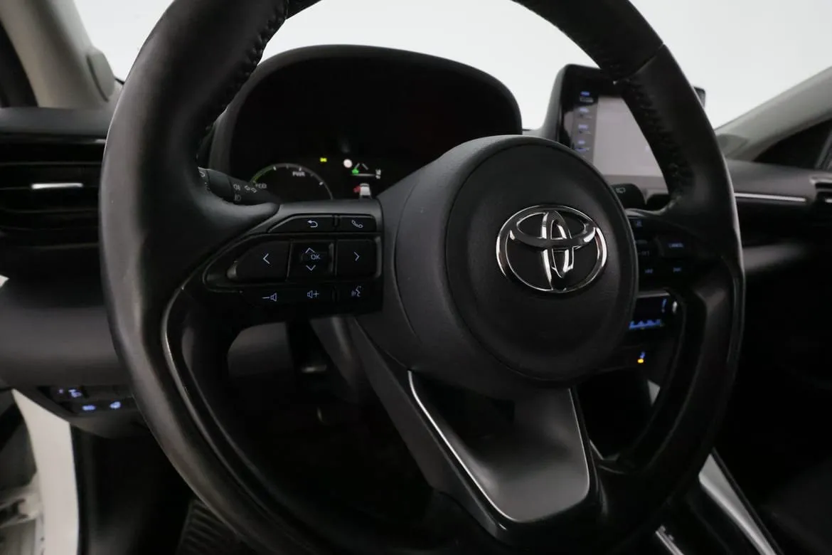 Vehicle image 14