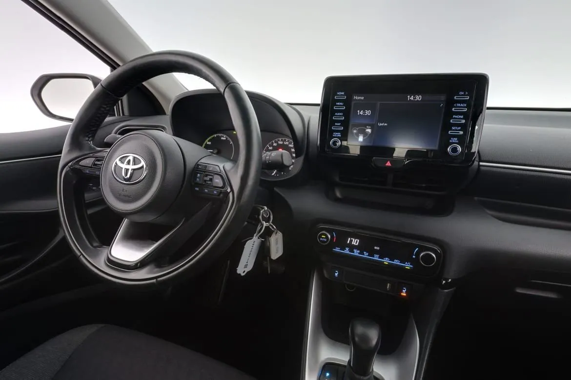 Vehicle image 12