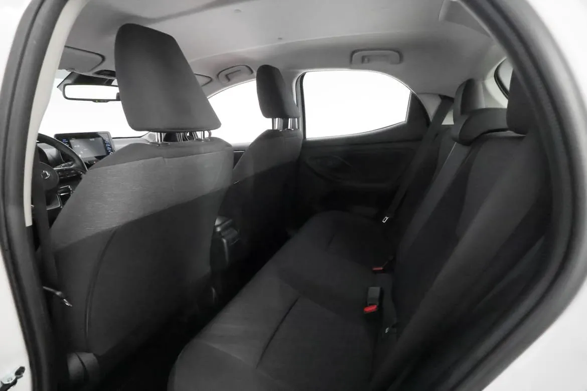 Vehicle image 16