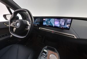 BMW iX bild 13