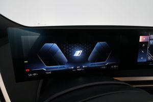 BMW iX bild 20