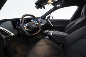 BMW iX bild 11